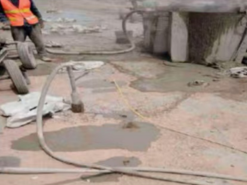 东营水泥混凝土路面板底注浆技术 路面脱空注浆整治方案